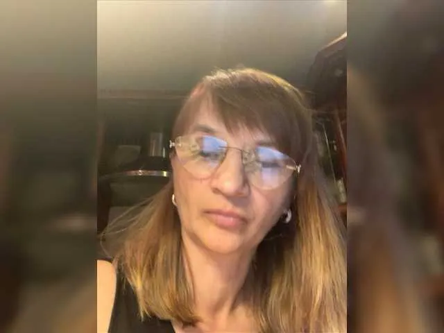 Live sex webcam photo for LadyMona00 #276594909