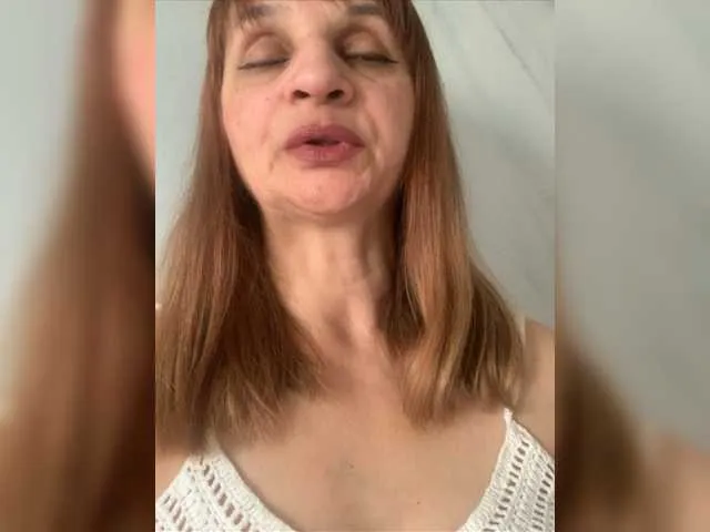 Live sex webcam photo for LadyMona00 #277076659