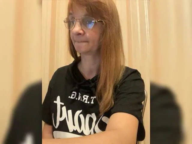 Live sex webcam photo for LadyMona00 #277633285