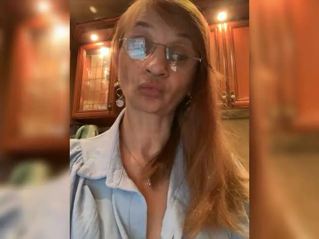 Live sex webcam photo for LadyMona00 #277831693