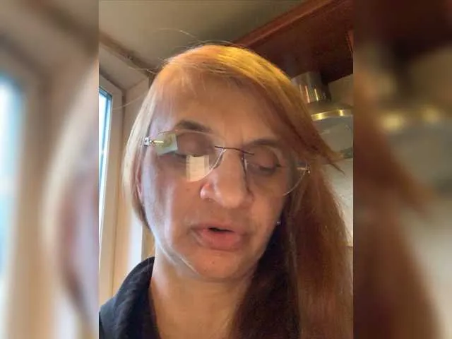 Live sex webcam photo for LadyMona00 #278142416