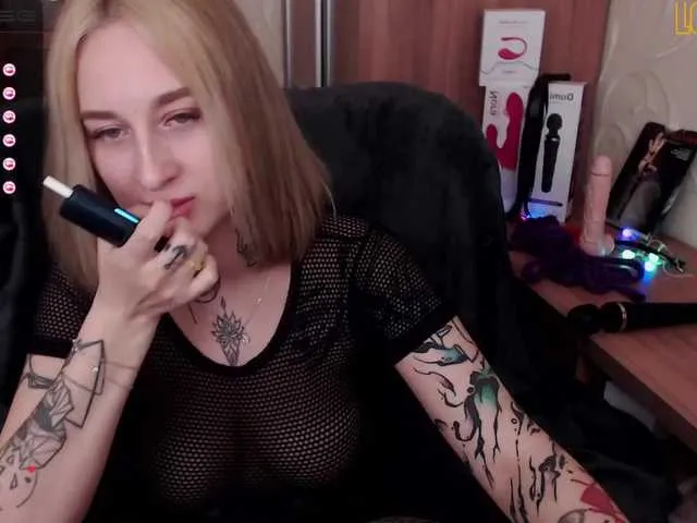 Live sex webcam photo for LadyMoonLight #272530007