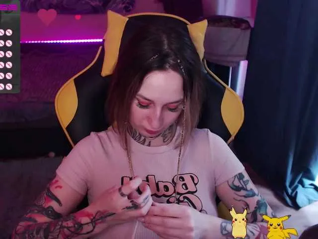 Live sex webcam photo for LadyMoonLight #275567176