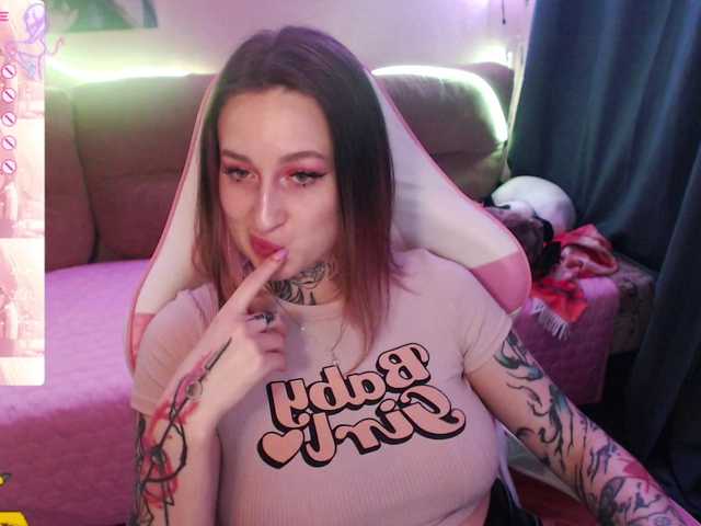 Live sex webcam photo for LadyMoonLight #277416145