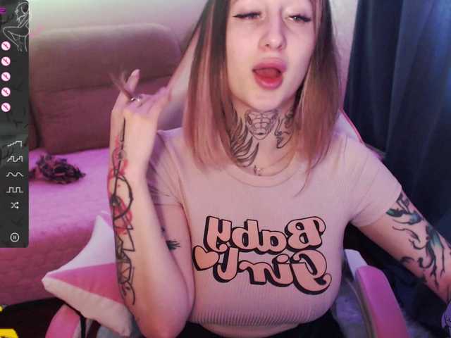 Live sex webcam photo for LadyMoonLight #277626244