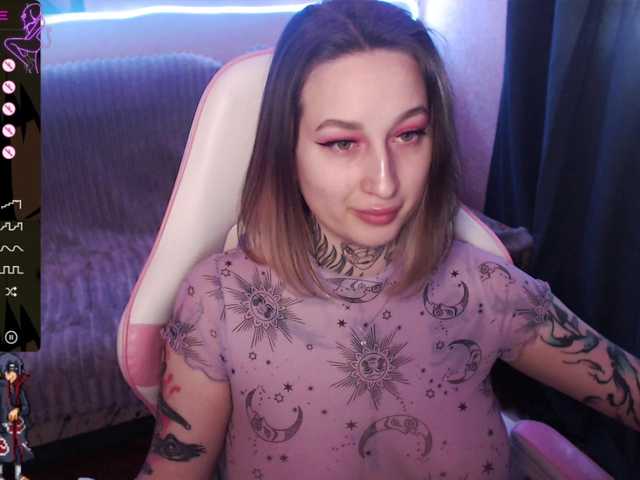 Live sex webcam photo for LadyMoonLight #277836621