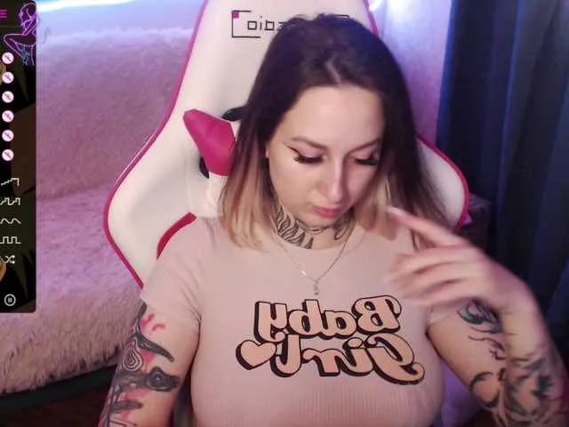 Live sex webcam photo for LadyMoonLight #278049293