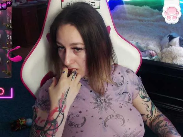 Live sex webcam photo for LadyMoonLight #278170222