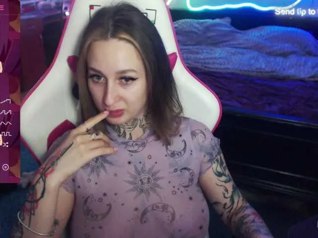 Live sex webcam photo for LadyMoonLight #289341521