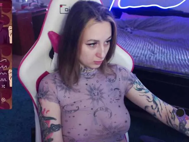 Live sex webcam photo for LadyMoonLight #289811940