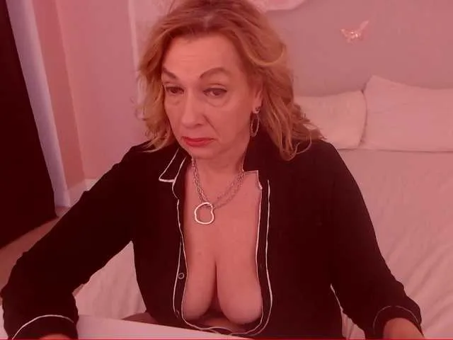 Live sex webcam photo for LadyNicole #290285298