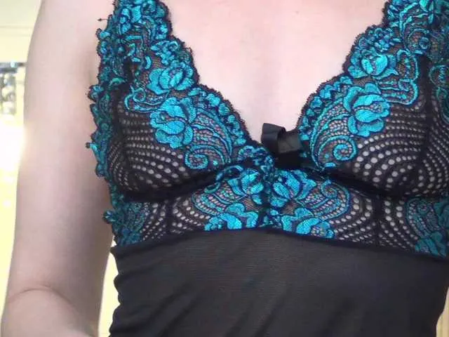 Live sex webcam photo for LadyValeria #277874221