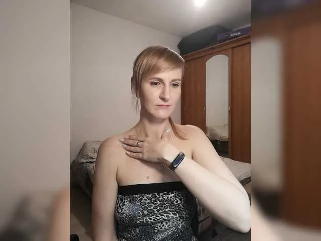 Live sex webcam photo for LadyYa #272598109