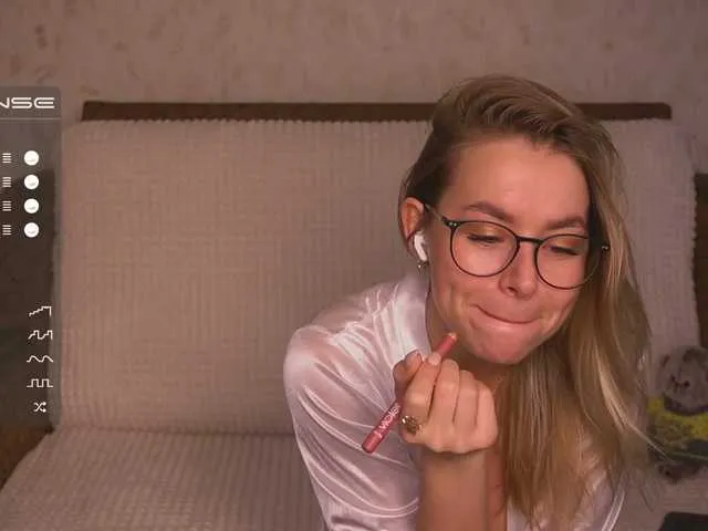 Live sex webcam photo for Ladykotya #274030786