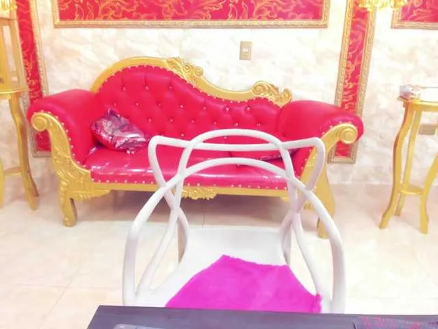 Live sex webcam photo for Ladyxmilf #274438013