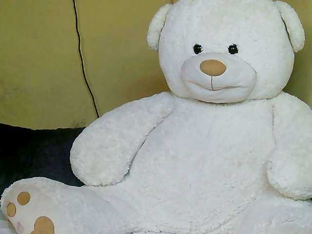 Live sex webcam photo for Laeticia-06 #275597059