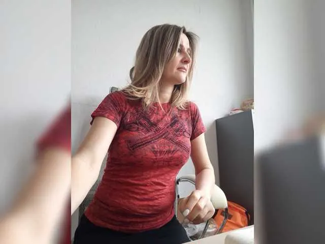 Live sex webcam photo for LagoonJoy #277905823