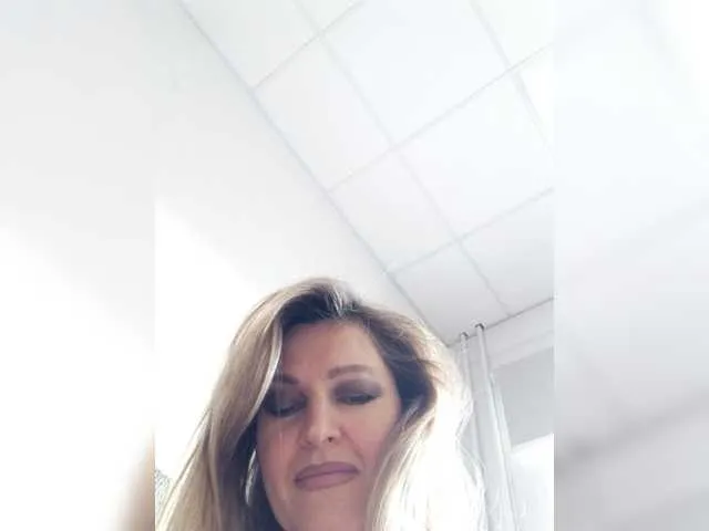 Live sex webcam photo for LagoonJoy #277996725