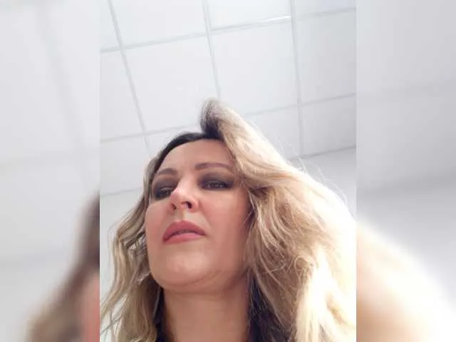 Live sex webcam photo for LagoonJoy #278228695