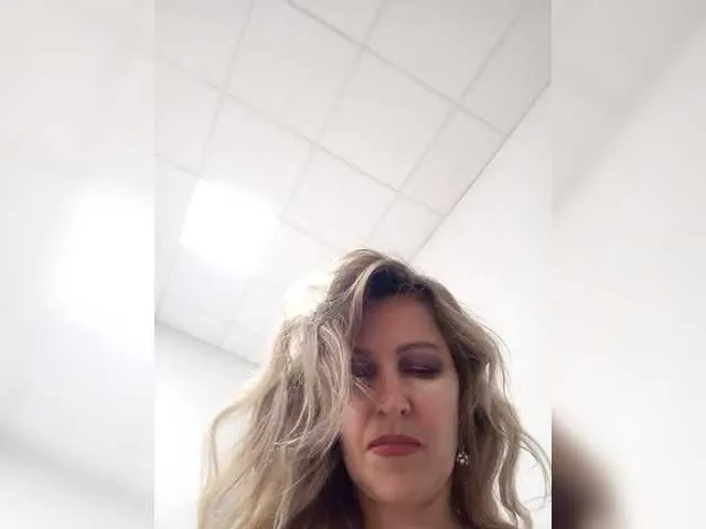 Live sex webcam photo for LagoonJoy #288773020