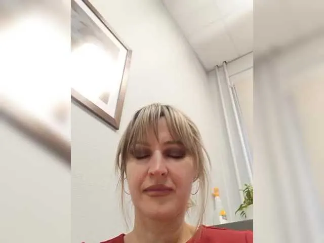 Live sex webcam photo for LagoonJoy #290354345