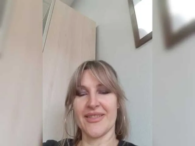 Live sex webcam photo for LagoonJoy #290415457