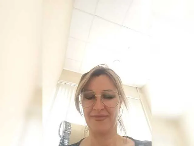 Live sex webcam photo for LagoonJoy #290944386
