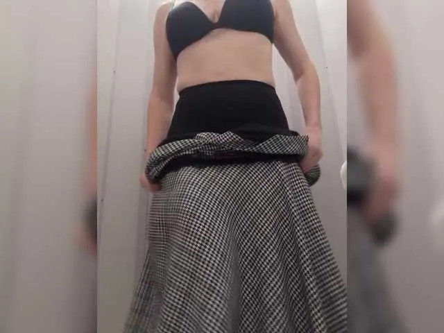 Live sex webcam photo for LagoonJoy #292689791