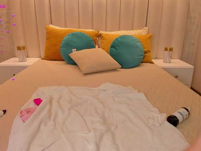Live sex webcam photo for LaiaAnderson #276604377