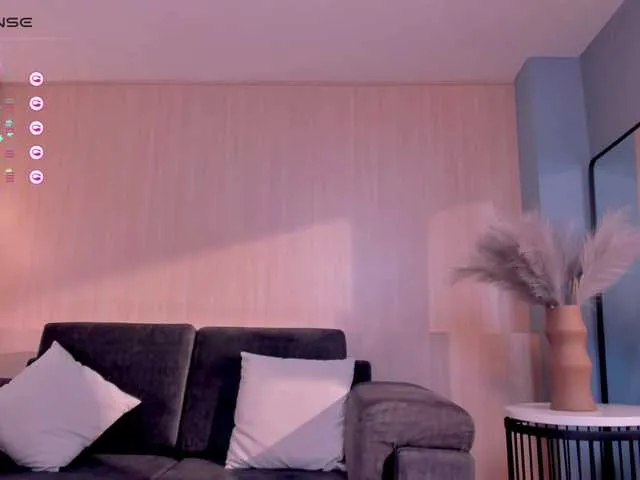Live sex webcam photo for LaiaAnderson #276681577