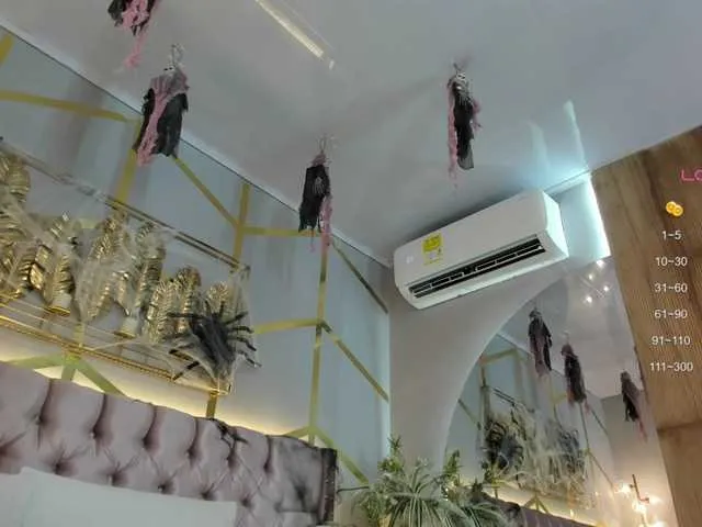 Live sex webcam photo for Lailatyler #276618625