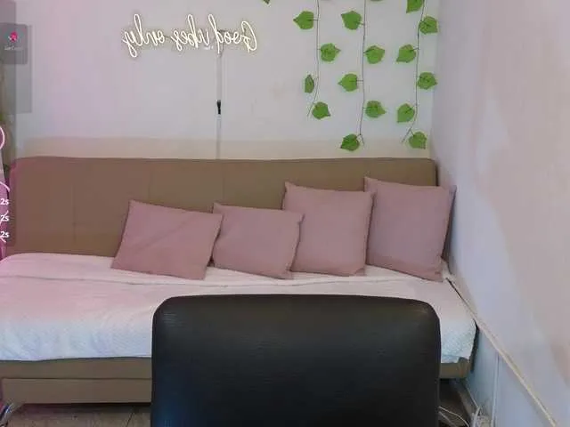 Live sex webcam photo for Lalalutsy-tay #291439046