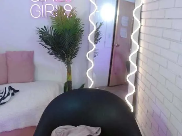 Live sex webcam photo for Lalalutsy-tay #291775984