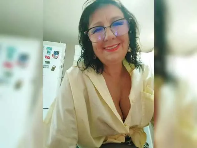 Live sex webcam photo for LaliaMia #291351320