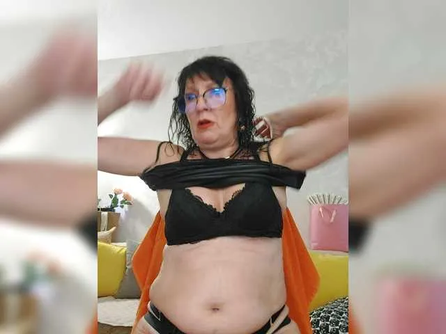 Live sex webcam photo for LaliaMia #293820345