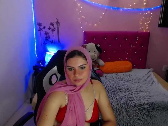 Live sex webcam photo for LalilaMassu #275661383