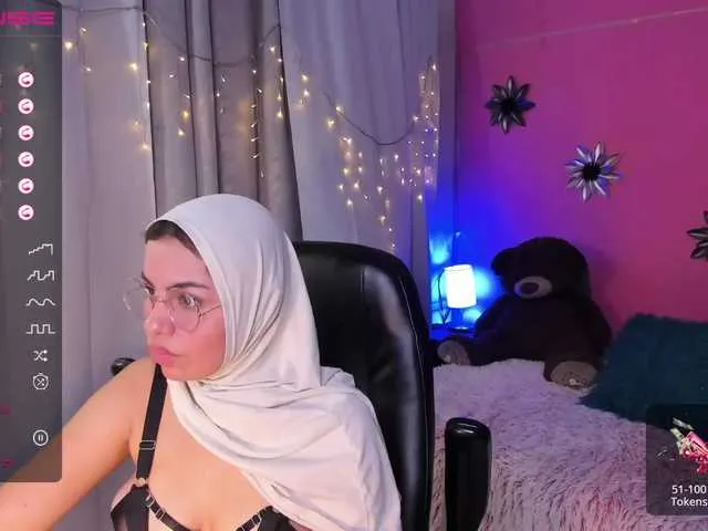 Live sex webcam photo for LalilaMassu #275681709