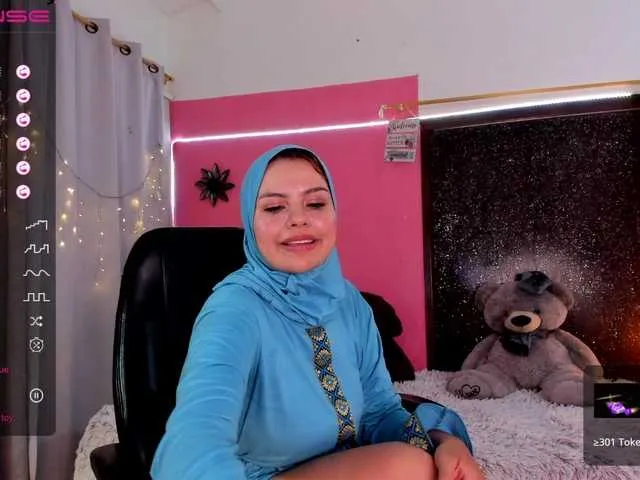 Live sex webcam photo for LalilaMassu #275956445