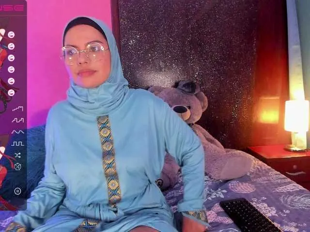 Live sex webcam photo for LalilaMassu #275987266