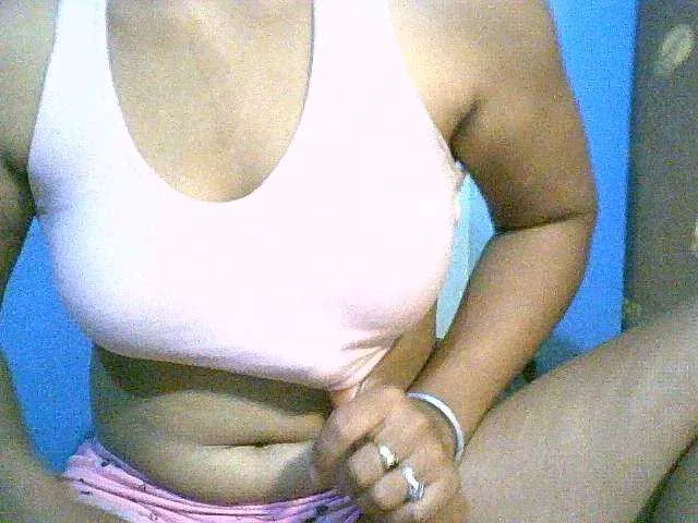 Live sex webcam photo for Lally23 #276458799