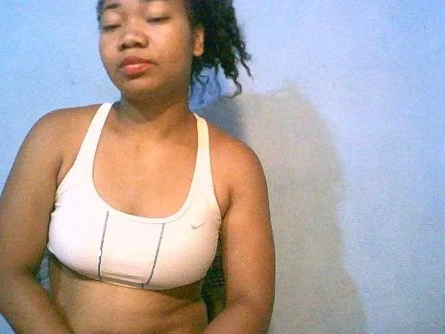 Live sex webcam photo for Lally23 #276470221