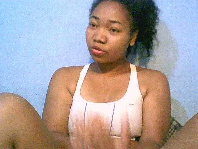 Live sex webcam photo for Lally23 #276472595