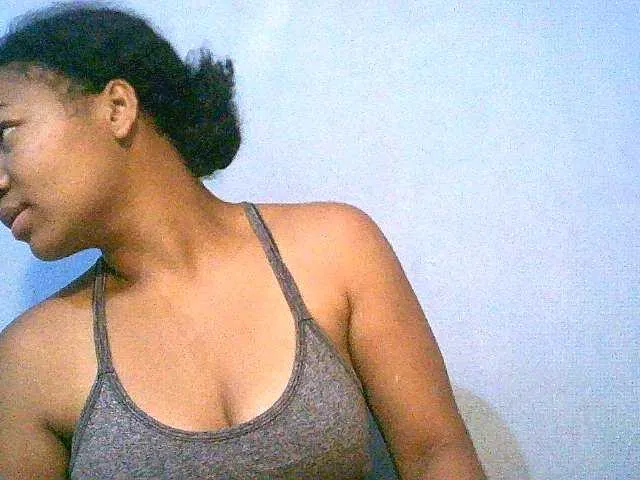 Live sex webcam photo for Lally23 #276475696