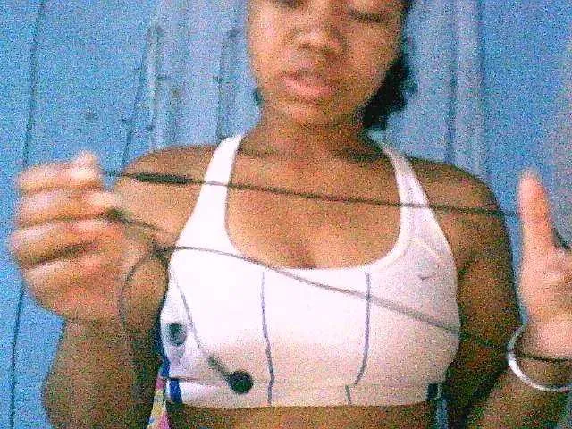 Live sex webcam photo for Lally23 #276574725