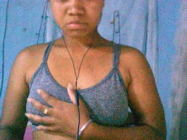 Live sex webcam photo for Lally23 #276635635