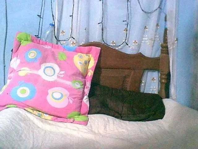 Live sex webcam photo for Lally23 #276775808