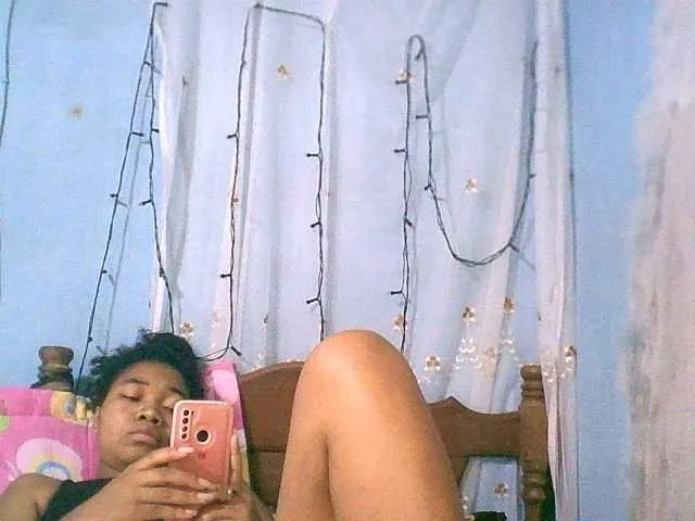Live sex webcam photo for Lally23 #276817933