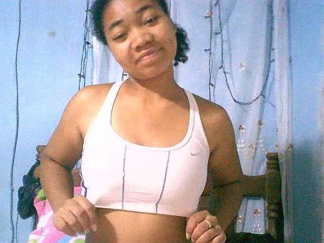 Live sex webcam photo for Lally23 #276823779