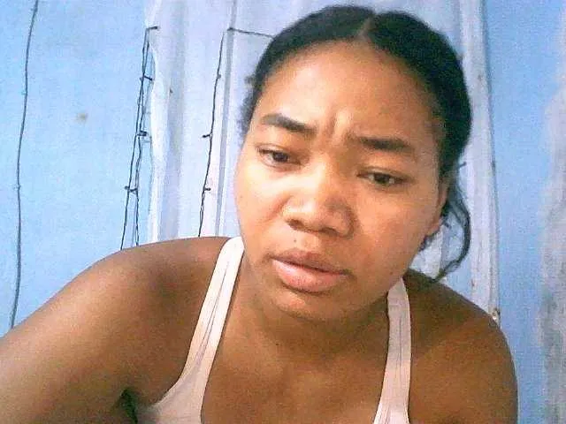 Live sex webcam photo for Lally23 #276825332