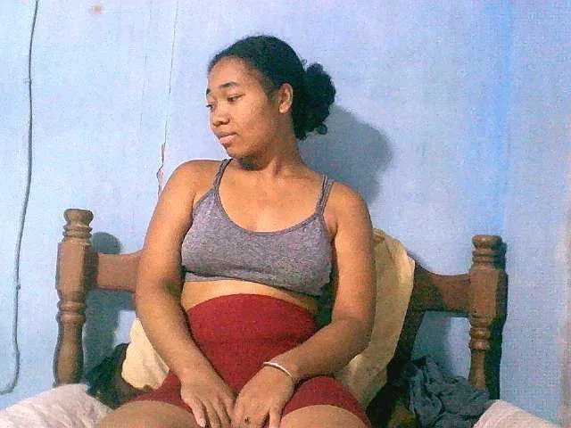 Live sex webcam photo for Lally23 #276844839